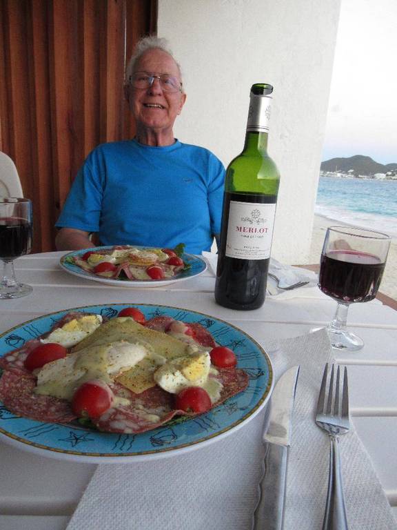 Ro 3 _breakfast with wine.jpeg