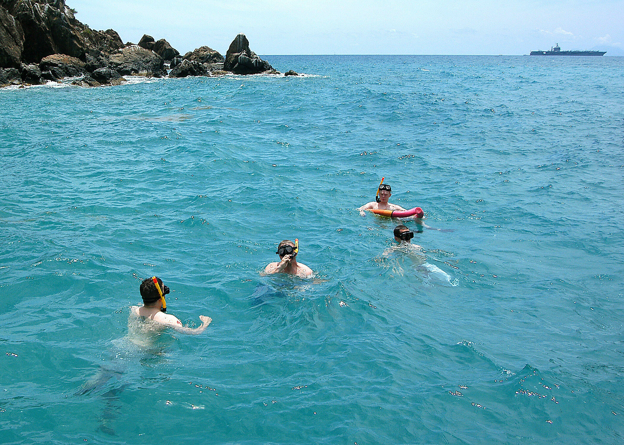 US_Navy_060415-N-6433N-041_USS_George_Washington_(CVN_73)_Sailors_enjoy_snorkeling_off_the_coast_of_St._Maarten,_one_of_the_many_tours_offered_by_the_Morale,_Welfare_and_Recreation_(MWR)_Department.jpg